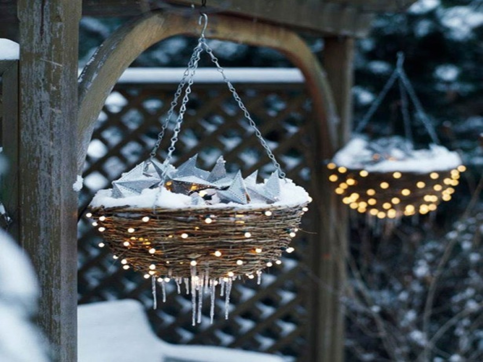 50-cheap-easy-diy-outdoor-christmas-decorations-prudent-penny-pincher