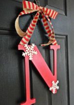 60 Cheap and Easy DIY Outdoor Christmas Decorations - Prudent Penny Pincher