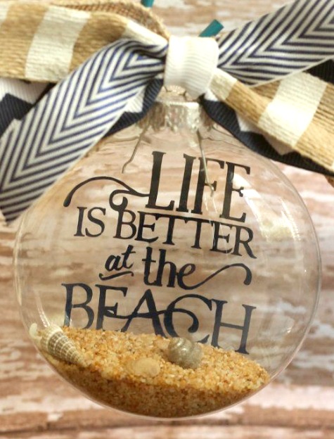 50 Cheap & Easy DIY Coastal Christmas Decorations ...