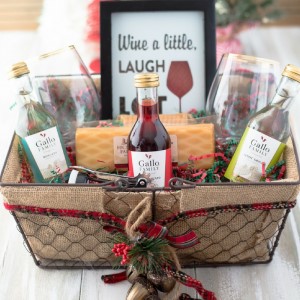 Christmas Wine Gift Basket