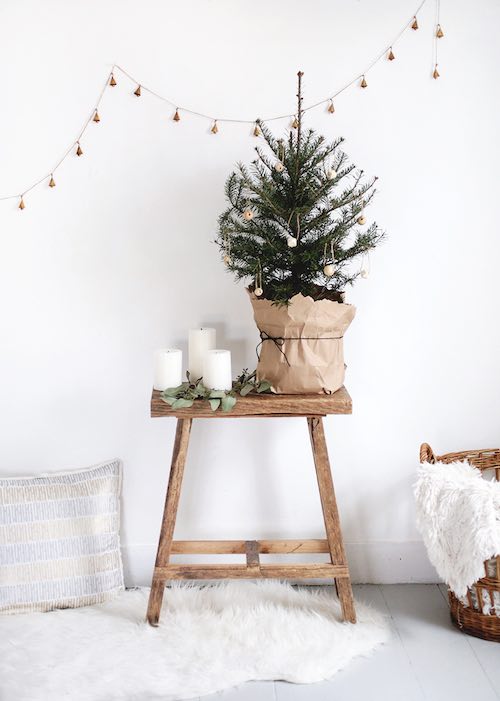 Minimal Scandinavian Christmas Tree - AboutDecorationBlog