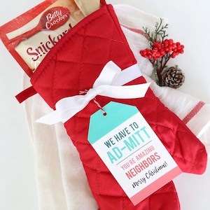 Hot Chocolate Christmas Neighbor Gift Idea - The Polka Dot Chair